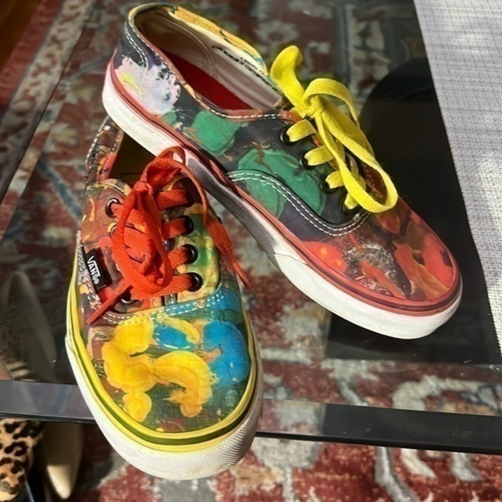 VANS ,Brenna Youngblood MOCA Collaboration vans mens size 4, women6,35EU